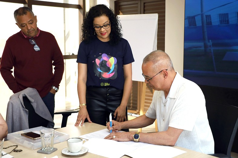 Zezé Gomes assina compromisso para edição 2026 do World Creativity Day