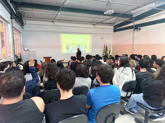 Hortolândia reforça políticas para juventude com palestras e certificação