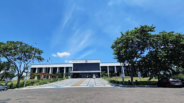 Leitinho tem aprovado projeto de lei que dá 95% de desconto a devedores