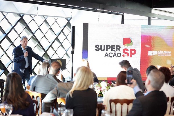 Henrique formaliza adesão a programa que gera autonomia financeira a famílias de Sumaré