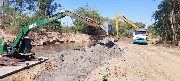 Desassoreamento realizado no Rio Capivari chega a 30% em Monte Mor