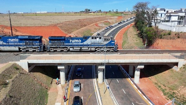 Zezé Gomes inaugura PI da Avenida Panaíno e facilita acesso a rodovias