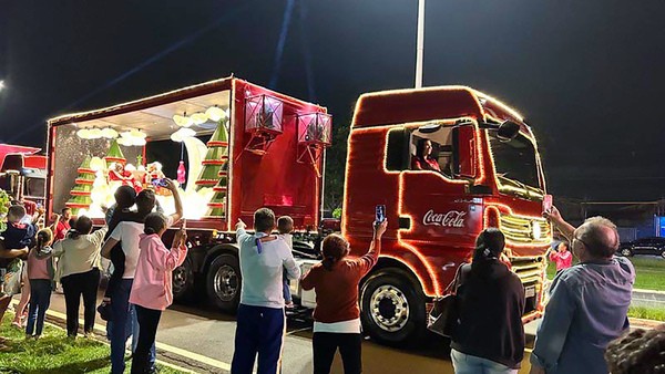 Caravana de Natal da Coca-Cola passa em Americana no dia 19 de novembro de 25