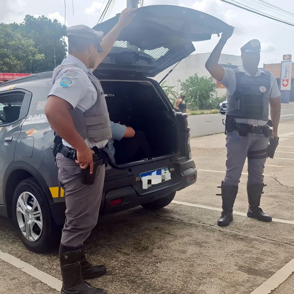Motorista é detido com CNH falsa ao transportar 62 passageiros na Via Anhanguera, em Americana