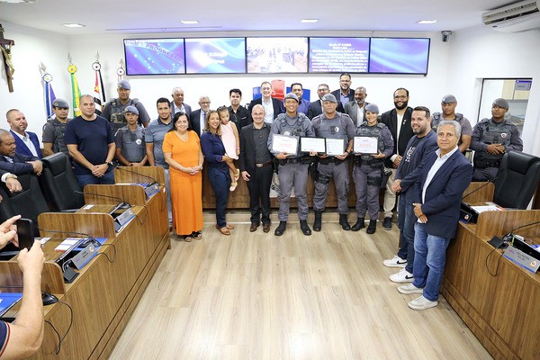 Sessão da Câmara de Sumaré é marcada por homenagens na segurança pública