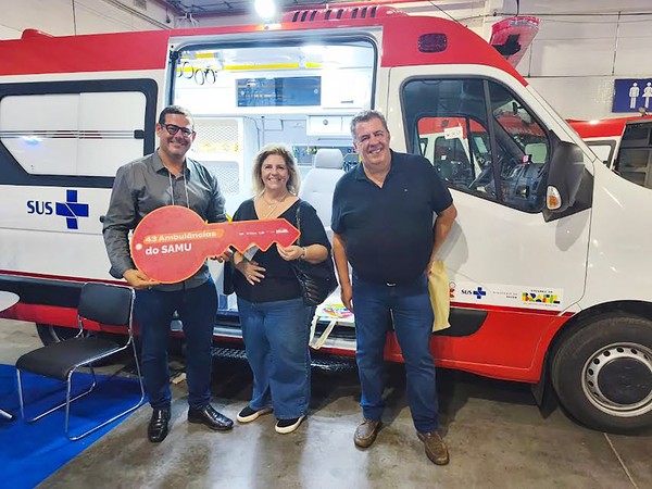 Nova Odessa recebe ambulância do Samu e equipamentos para UBS