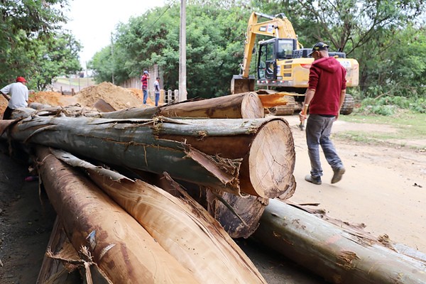 Monte Mor recebe materiais para obra de ponte na região do Jardim Moreira