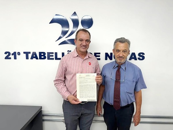 Leitinho assina escritura de terreno destinado à CDHU para 114 moradias