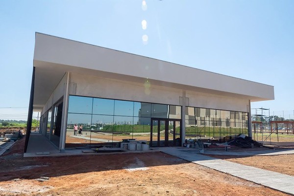 Prédio onde ficará Poupatempo, ao lado do Paço, está na fase final em Hortolândia