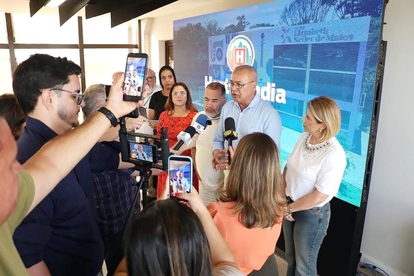 Zezé ameaça romper o contrato com a Sabesp caso qualidade da água não retorne de imediato em Hortolândia
