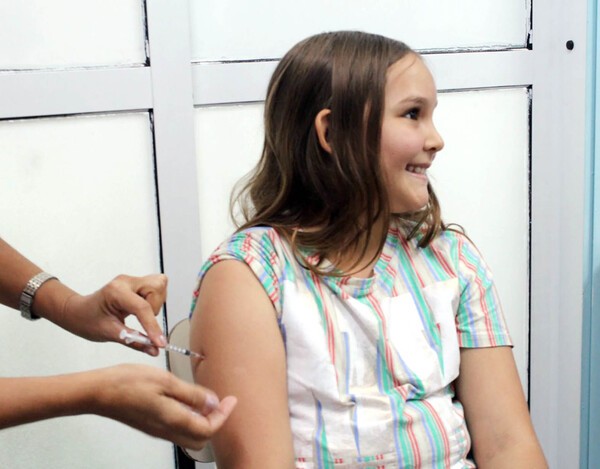 Mutirão de vacinação mobiliza famílias e aplica 489 doses em Sumaré