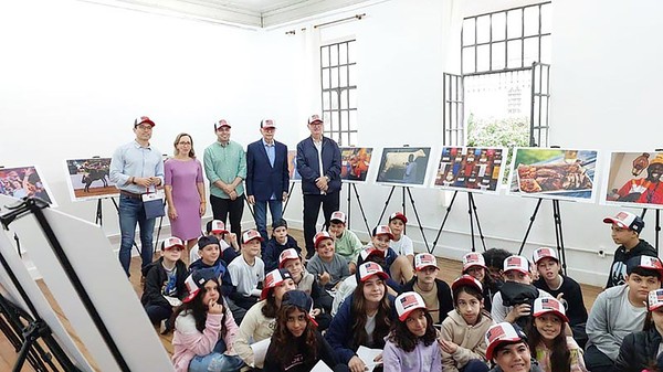 Chico abre exposição fotográfica em celebração à independência dos EUA
