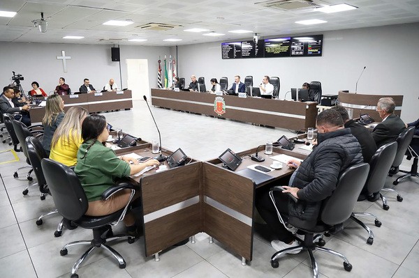 Câmara aprova cessão de estagiários para Fórum de Americana