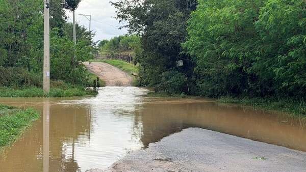 Chuva intensa causa enchente em Monte Mor; prefeitura cancela transmissão de jogo da Seleção