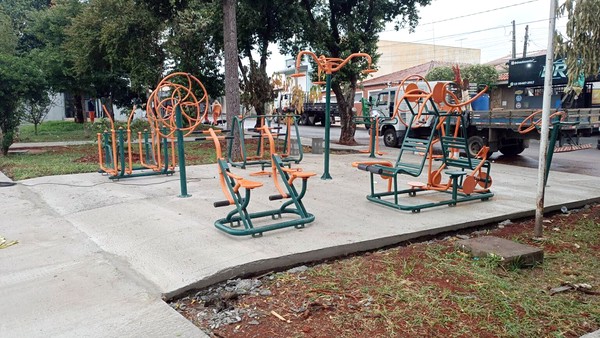 Nova “Praça dos Namorados” ganha academia ao ar livre em Hortolândia