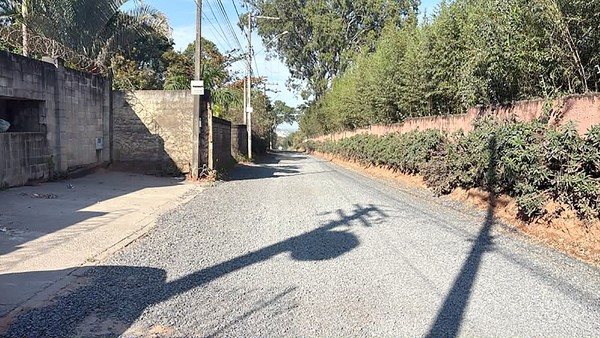 Meu Cantinho recebe melhorias em vias de terra em Monte Mor