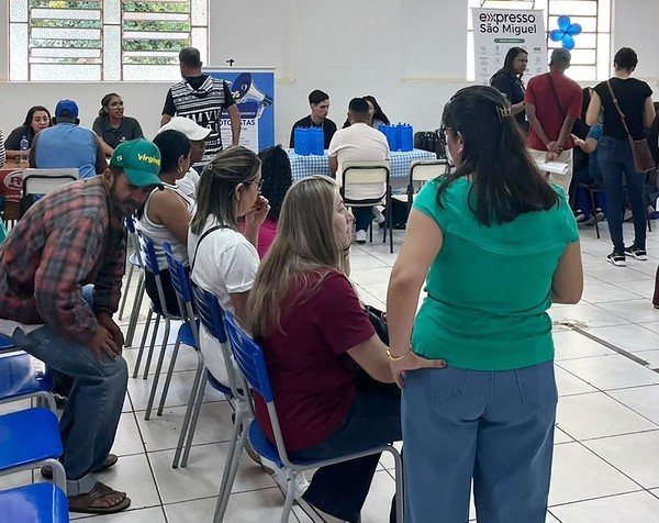 PAT nos Bairros gera vaga de emprego e atende mais de 600 pessoas em Sumaré