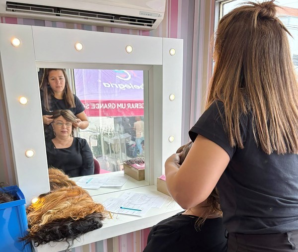 Unacon oferece corte gratuito para doação de cabelo em Americana