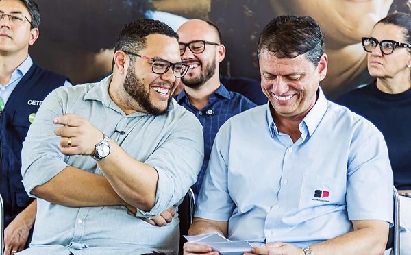 Danilo Barros protocola projeto que altera Plano Diretor e amplia áreas para moradia popular