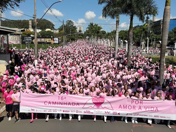 Mais de 10 mil pessoas participam da Caminhada Rosa do Bem 2026