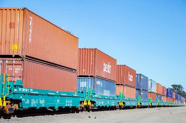Com dois andares, trens transportam 468 mil toneladas entre Sumaré e MT