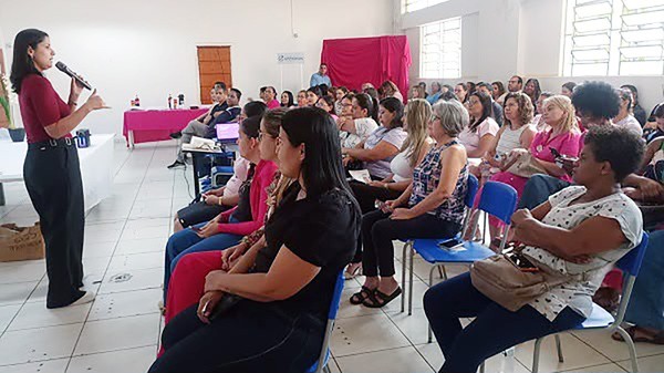 Outubro Rosa reúne 150 profissionais da Saúde de Sumaré